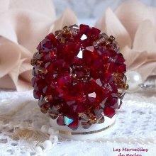 Bague Coquelicot  avec des facettes et des toupies en cristal de Swarovski